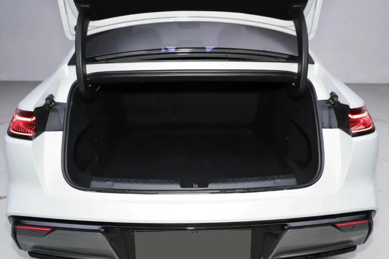 Geely Galaxy E8