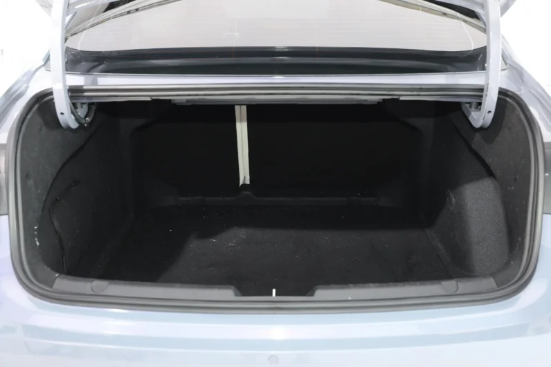 Geely Preface L