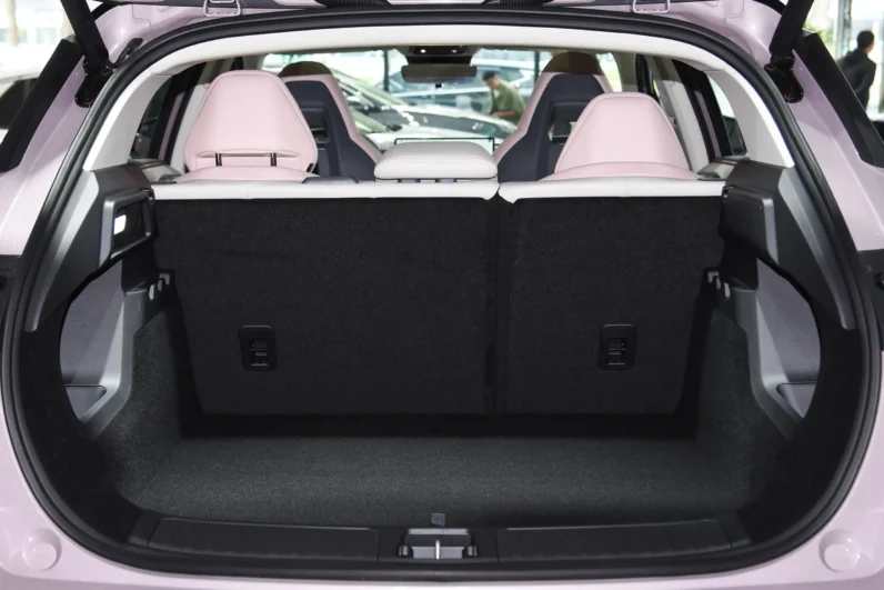 Lynk & Co 06 EM-P