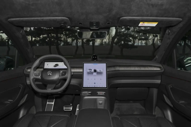 NIO EC7