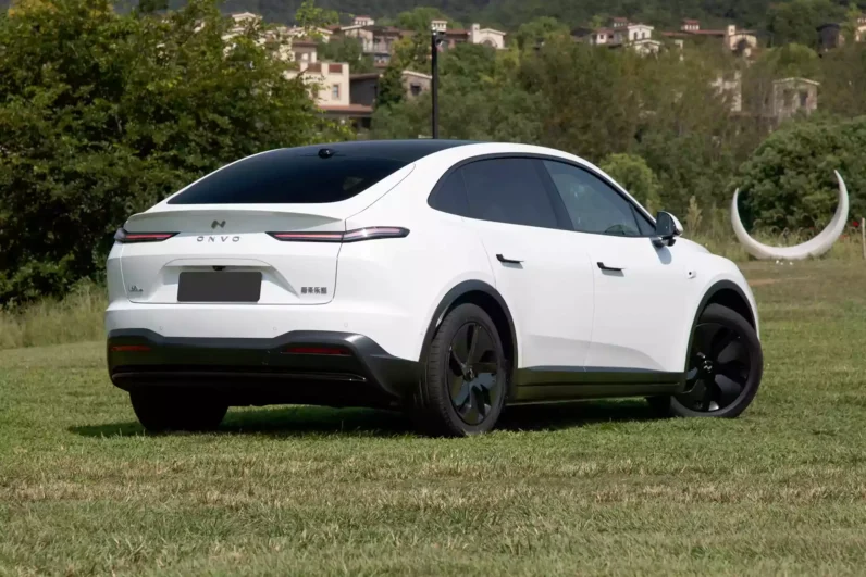 NIO ONVO L60