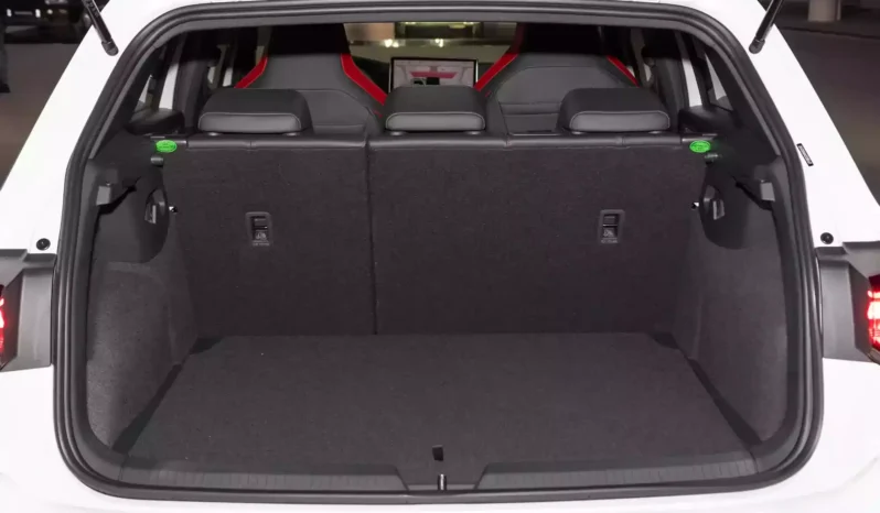 
								Volkswagen Golf GTI full									