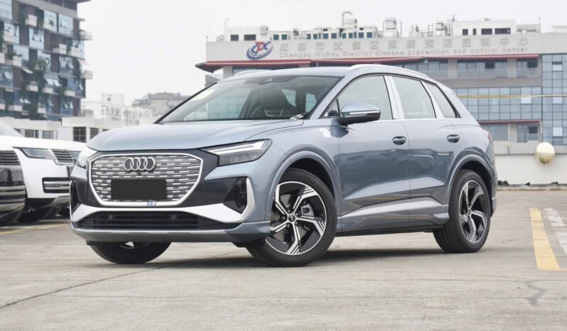 
								Audi Q4 e-tron full									