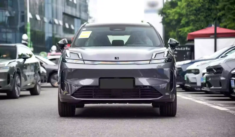 
								Lynk & Co 08 EM-P full									