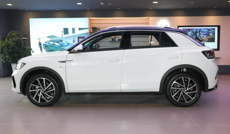 
								Volkswagen T-Roc full									