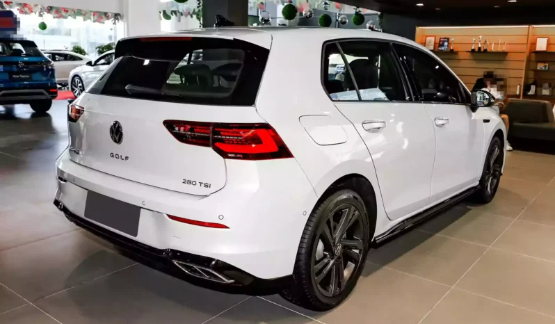 
								Volkswagen Golf full									