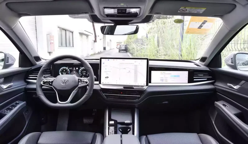 
								Volkswagen Passat full									